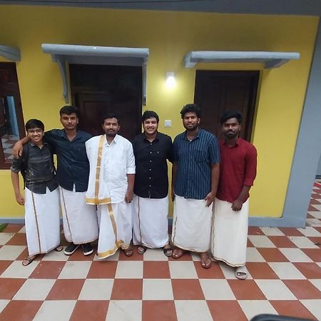 Hostel Gandhi Thiruvananthapuram Zewnętrze zdjęcie