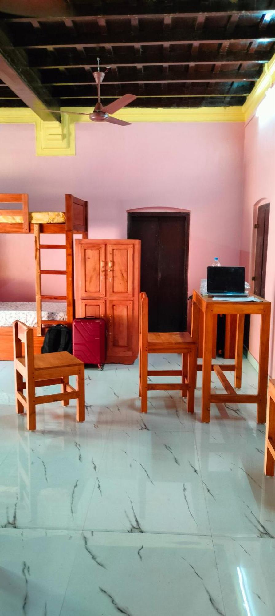 Hostel Gandhi Thiruvananthapuram Zewnętrze zdjęcie